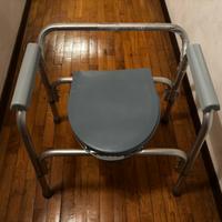 Sedia comoda per anziani/persone con disabilita’