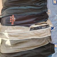 8 paia di pantaloni 2 maglie 1 felpa 