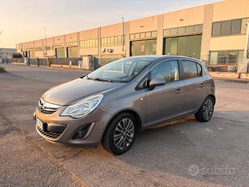 Opel Corsa 10/2013 - bassi consumi - neopatentati