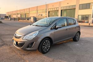 Opel Corsa 10/2013 - bassi consumi - neopatentati