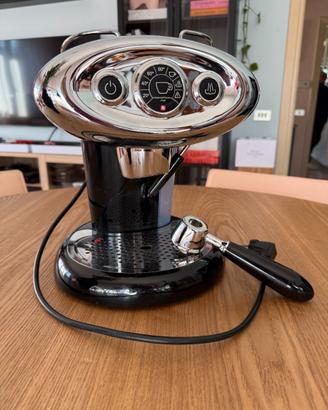 Macchina da Caffè ILLY Iperespresso nera X7.1
