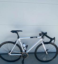 Bicicletta scatto fisso/flip flop nuova
