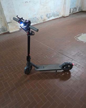 Monopattino AOVO PRO con accessori in omaggio!