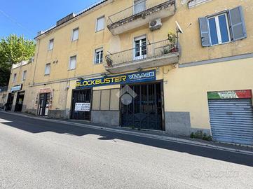 NEGOZIO A ALBANO LAZIALE