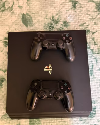 Ps4 pro 2018 CUH-7216b 1tb