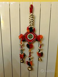 Latkan decoro indiano fatto a mano.