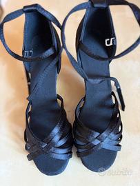 Scarpe da ballo latinoamericano