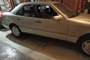 Mercedes C200