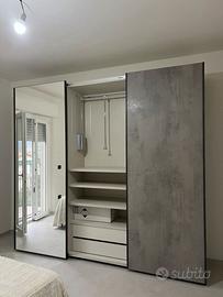 COMÓ COMODINI E ARMADIO,NUOVI MAI USATI