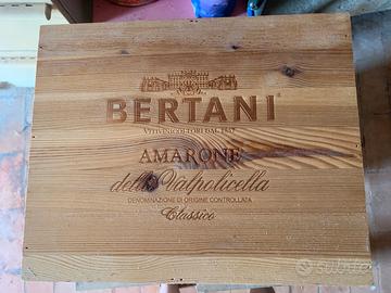 Cassetta di vino in legno vuota Bertani
