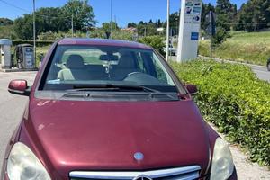 Mercedes B 200