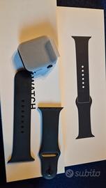 Apple Watch SE3 44mm + cinturino in silicone nero