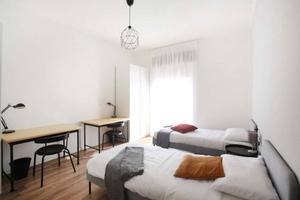 Stanza in appartamento di 76 m² a Modena