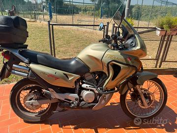 Honda Transalp 650 – Anno 2000
