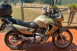 Honda Transalp 650 – Anno 2000