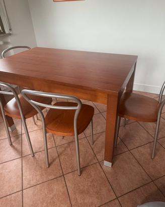 Tavolo da pranzo allungabile 130x80 + 4 Sedie