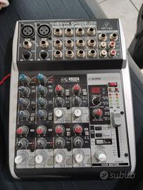 Casse, mixer e piedistallo