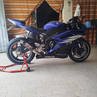 Moto stradale nuova