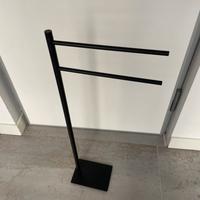 Porta asciugamani da terra nero minimal design