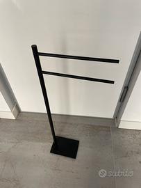 Porta asciugamani da terra nero minimal design