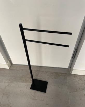 Porta asciugamani da terra nero minimal design