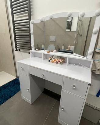 Mobile trucco (vanity)