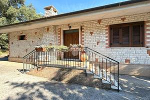 VILLA SINGOLA A PRIVERNO