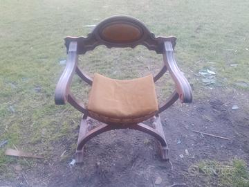 ELEGANTE POLTRONA RETRO ' IN LEGNO 