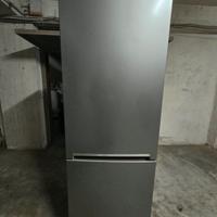 Frigorifero Beko inox combinato come nuovo.