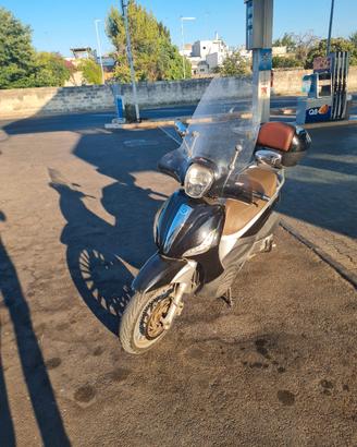 Beverly 300ie 