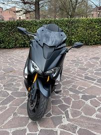 TMAX 530  SX ABS
