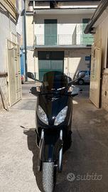 Yamaha X-Max 250