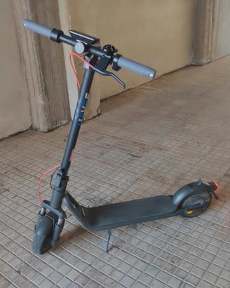 Monopattino elettrico Navee V25i Pro2 