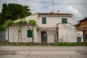 SANT'ERMETE (RN) - CASA INDIPENDENTE CON AMPIA COR