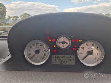  macchina lancia ypsilon 1.2 60 cv anno 2010 