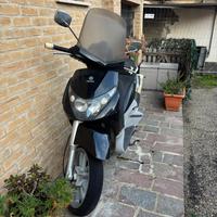 Piaggio Beverly 250