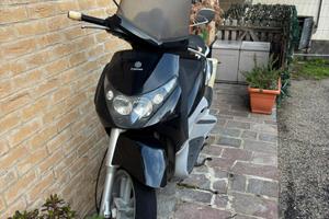 Piaggio Beverly 250