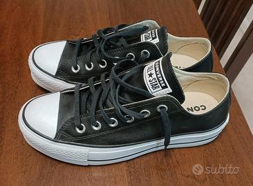 scarpe converse in pelle.
