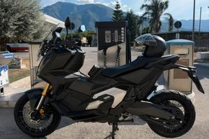 Xadv 750