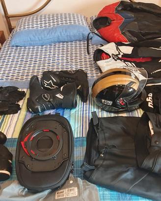 INDUMENTI E ACCESSORI MOTO 