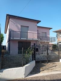 Casa singola con giardino