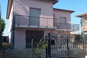 Casa singola con giardino