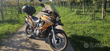 Honda Transalp XL700V, Unica