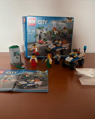 LEGO City 60136 Set di base della polizia.