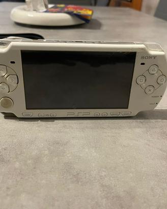 Sony PSP 2000 bianco + Giochi UMD