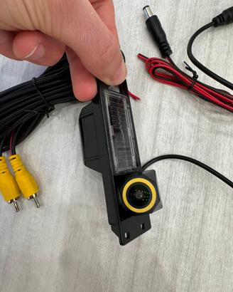 KIT Retrocamera AHD incorporata nella luce targa