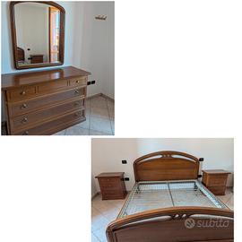 camera da letto (letto, 2 comodini, cassettiera)