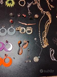bigiotteria varia, anelli, collane, bracciali,