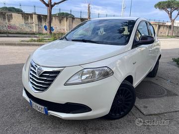 Lancia Ypsilon 1.2 BENZ/GPL ELEFANTINO ROSA 2013