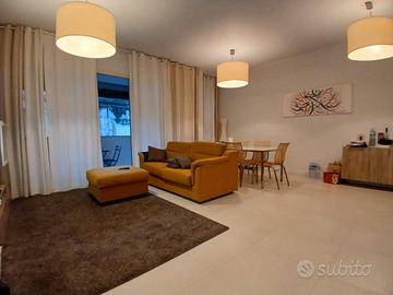 Indipendente arredato+terrazzo+garage+cantina